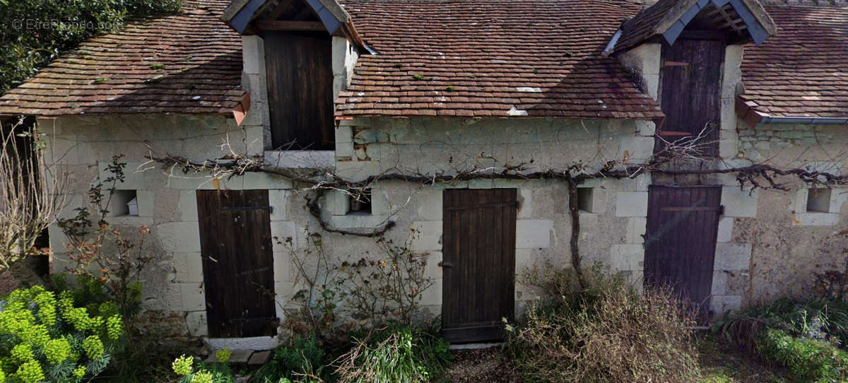 Maison à YZEURES-SUR-CREUSE