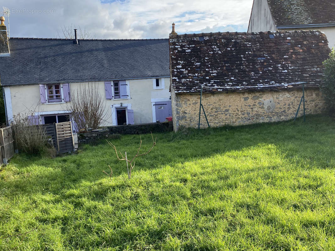 Maison à SAINT-PIERRE-SUR-ERVE