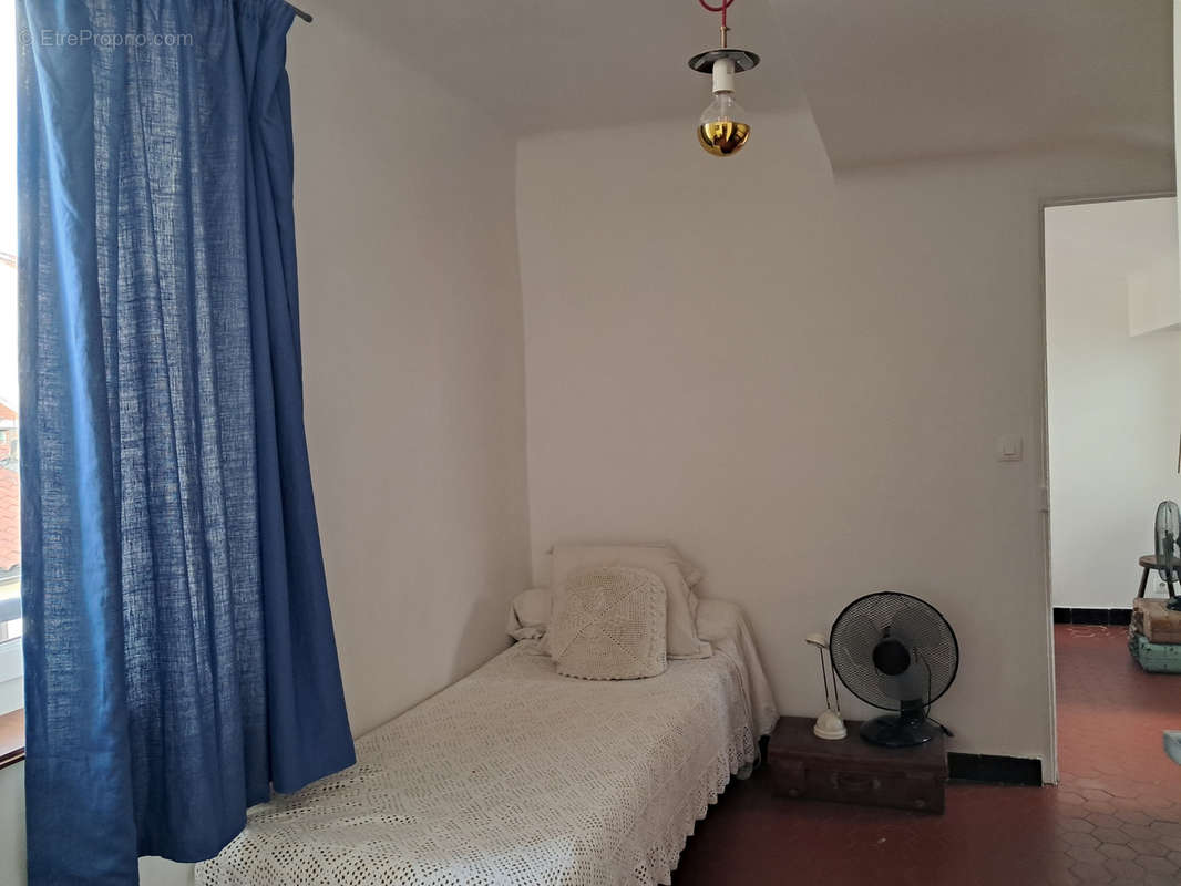 Appartement à MARSEILLE-1E