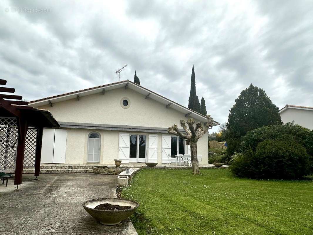 VUE DE FACE - Maison à BRANNE