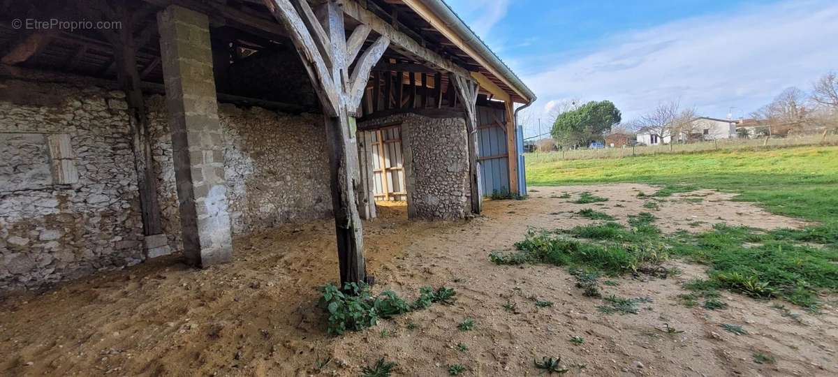 Maison à LAGORCE