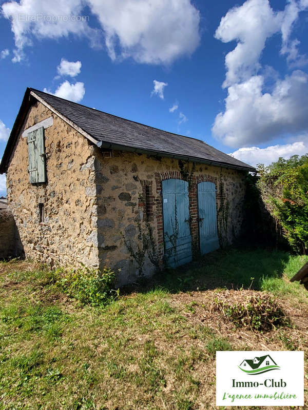 Maison à SAINT-LEGER-DE-FOUGERET