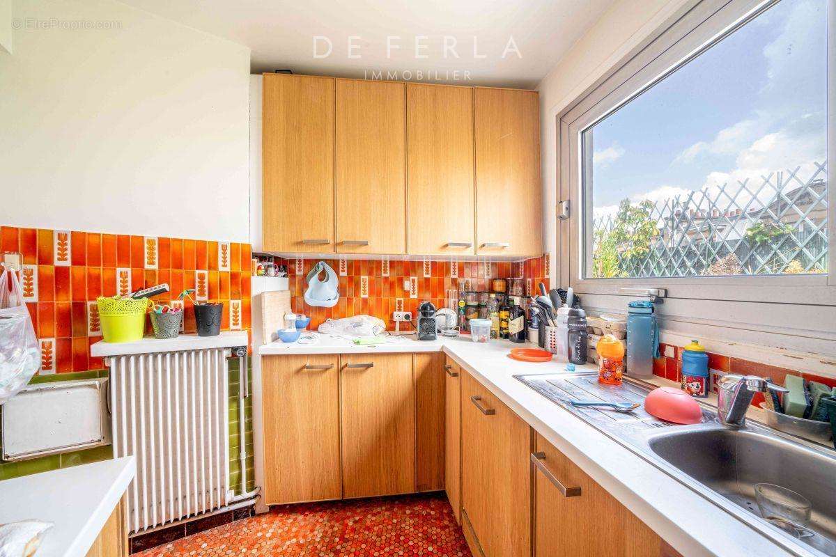 Appartement à PARIS-14E