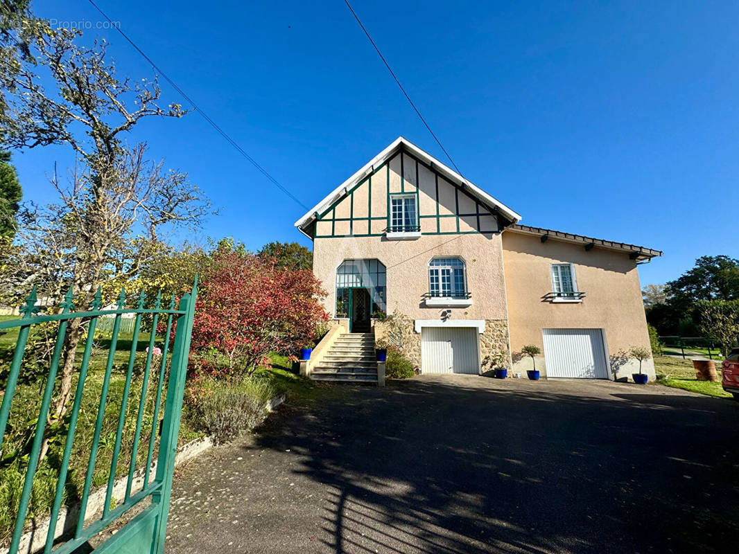 Maison à SAINT-JUNIEN