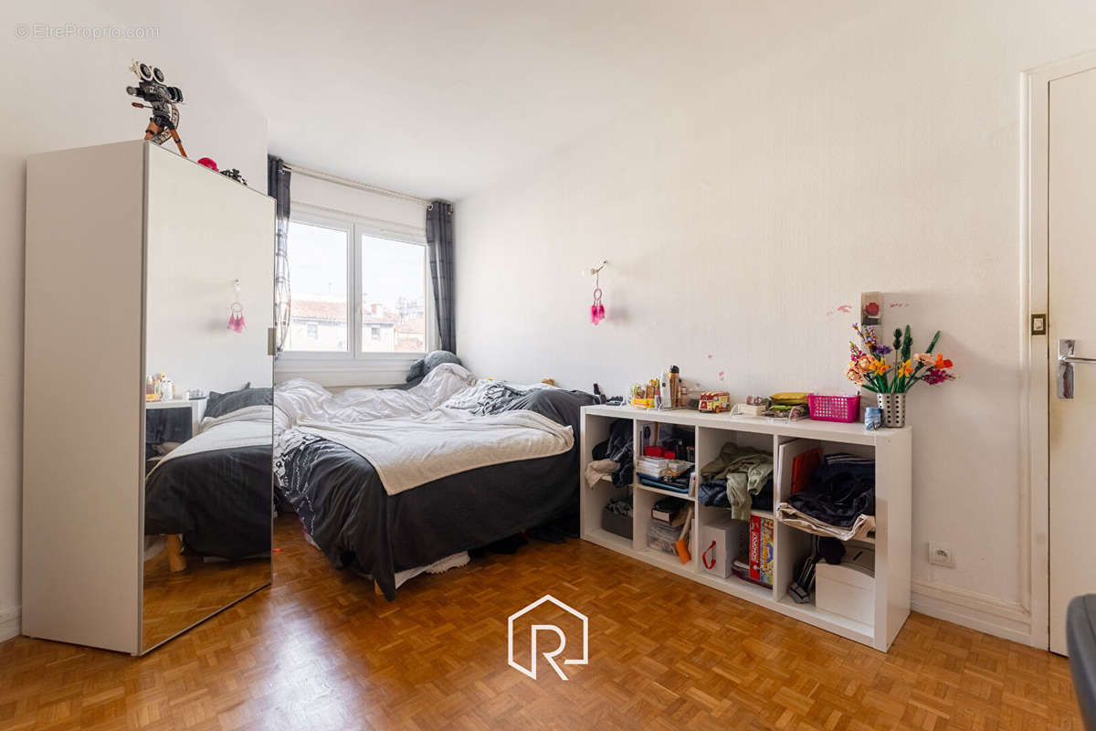 Appartement à MARSEILLE-5E