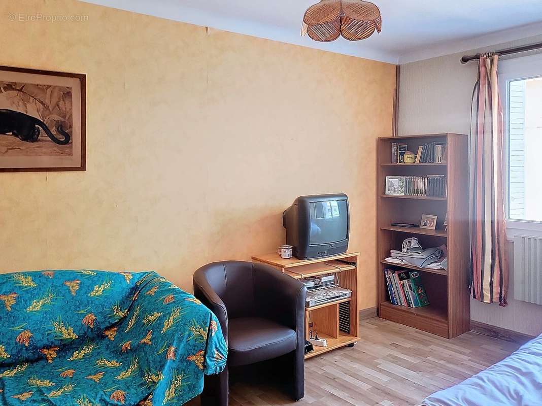 Appartement à LAMALOU-LES-BAINS