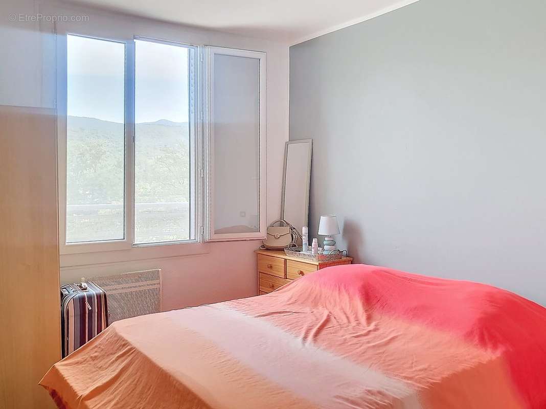 Appartement à LAMALOU-LES-BAINS