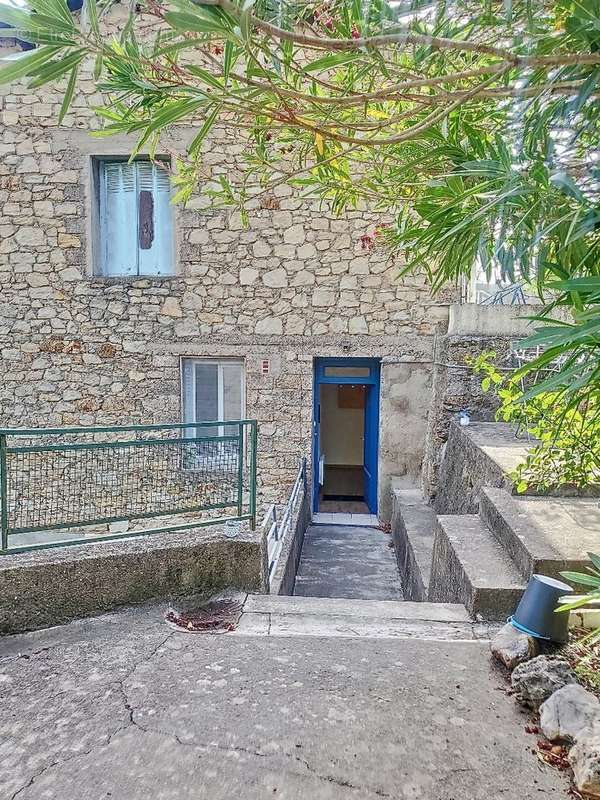 Appartement à LAMALOU-LES-BAINS