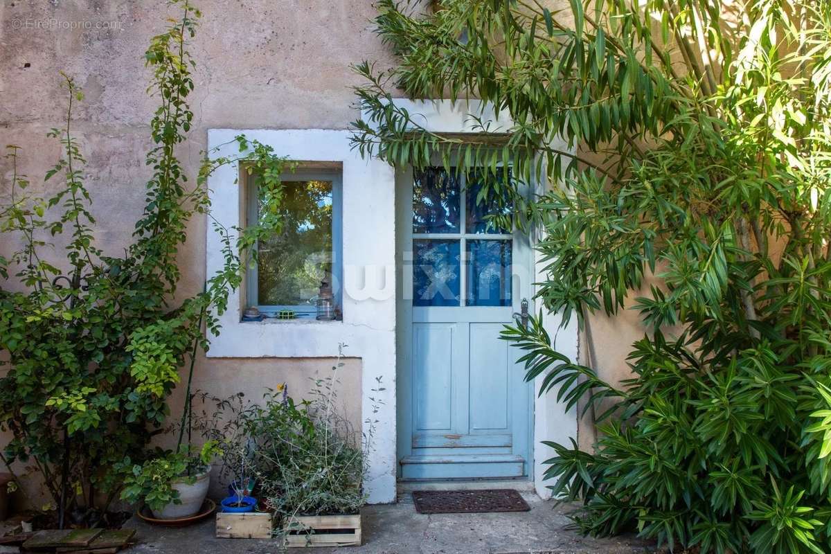 Maison à VALAURIE