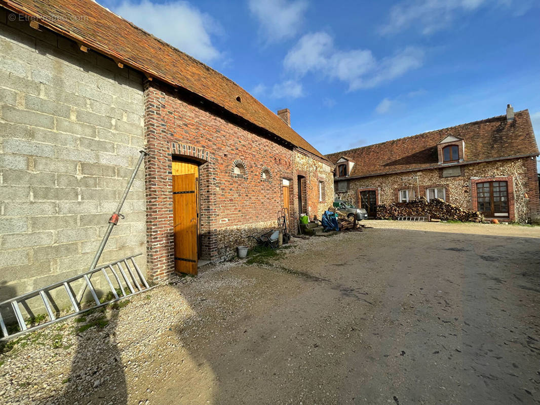 Maison à CHARBONNIERES