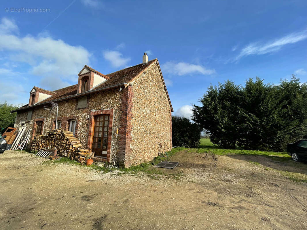 Maison à CHARBONNIERES