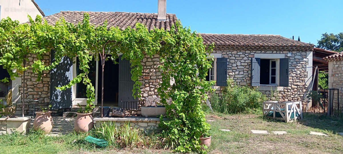 Maison à EYRAGUES