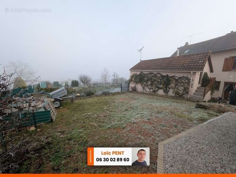 Maison à CHATEL-MONTAGNE