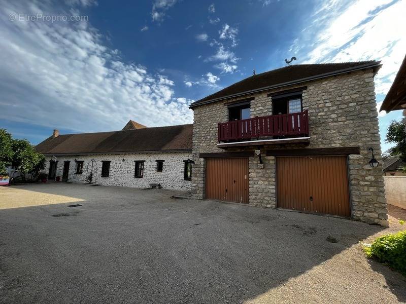 Maison à AUNEAU