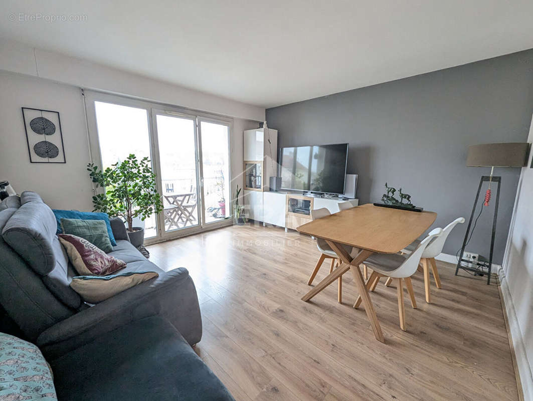 Appartement à FONTENAY-SOUS-BOIS