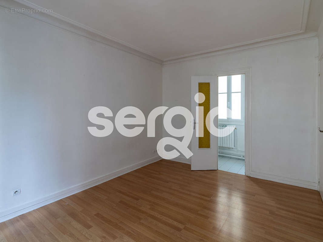 Appartement à PARIS-14E