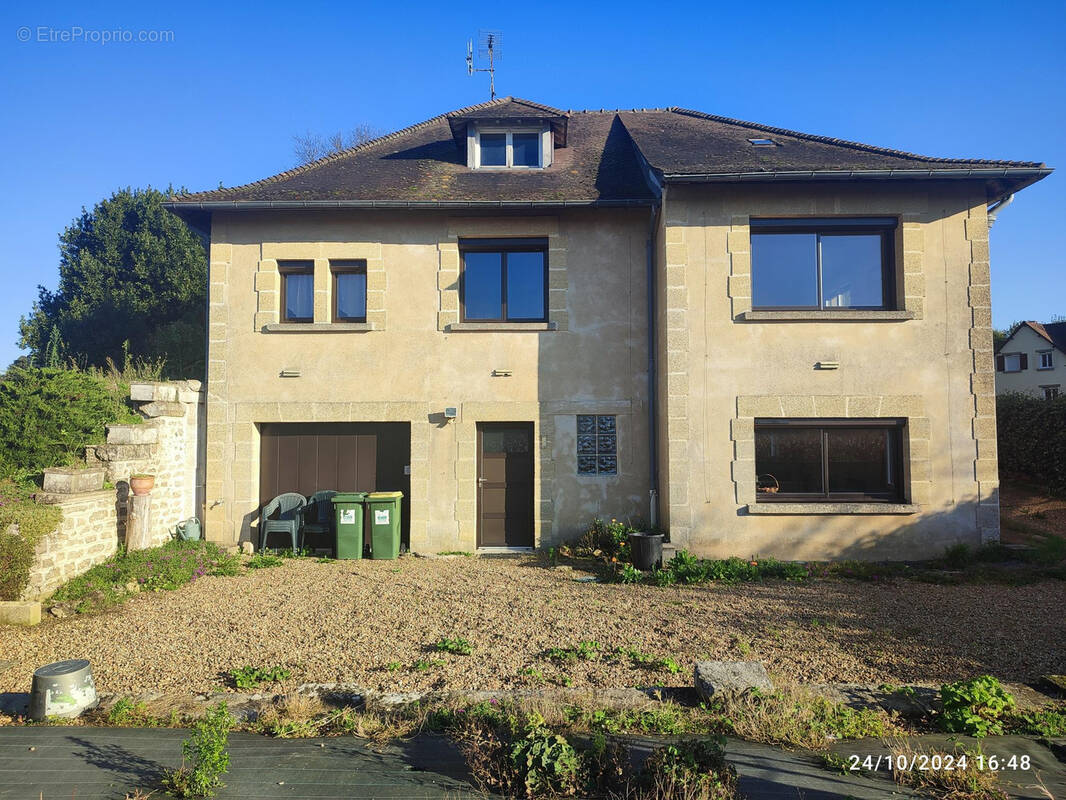 Maison à LA CHARTRE-SUR-LE-LOIR