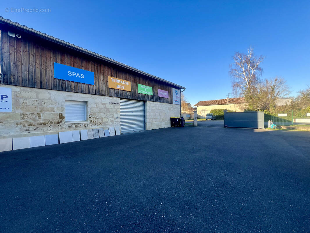 Commerce à SAINT-JEAN-D&#039;ILLAC