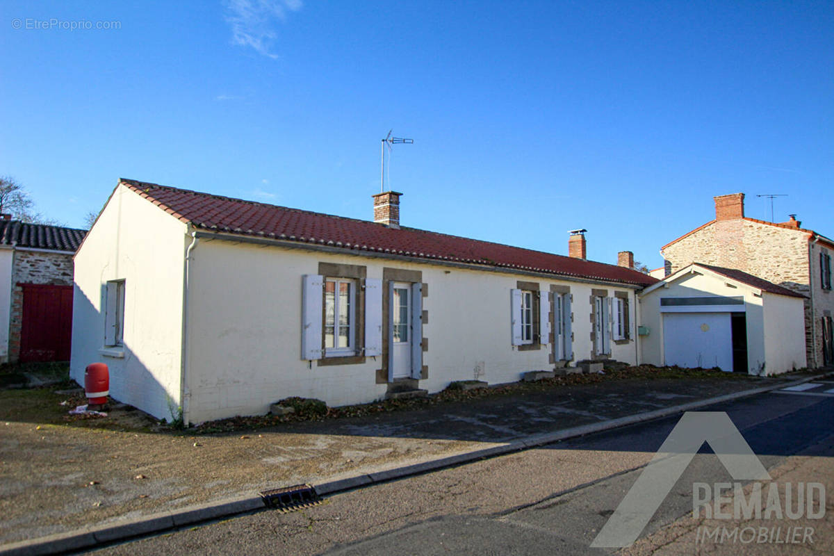 Maison à LA CHAPELLE-HERMIER