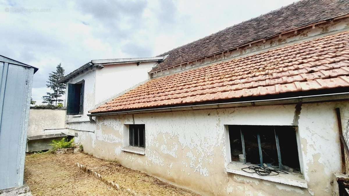 Maison à VILLENEUVE-SUR-YONNE