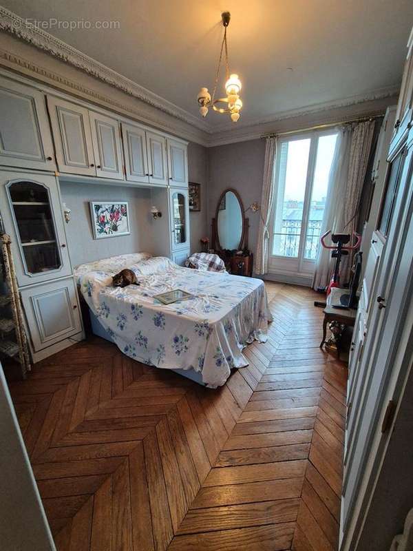 Appartement à LEVALLOIS-PERRET