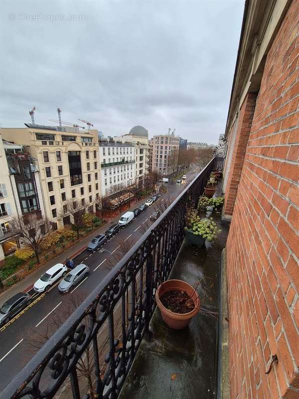 Appartement à LEVALLOIS-PERRET