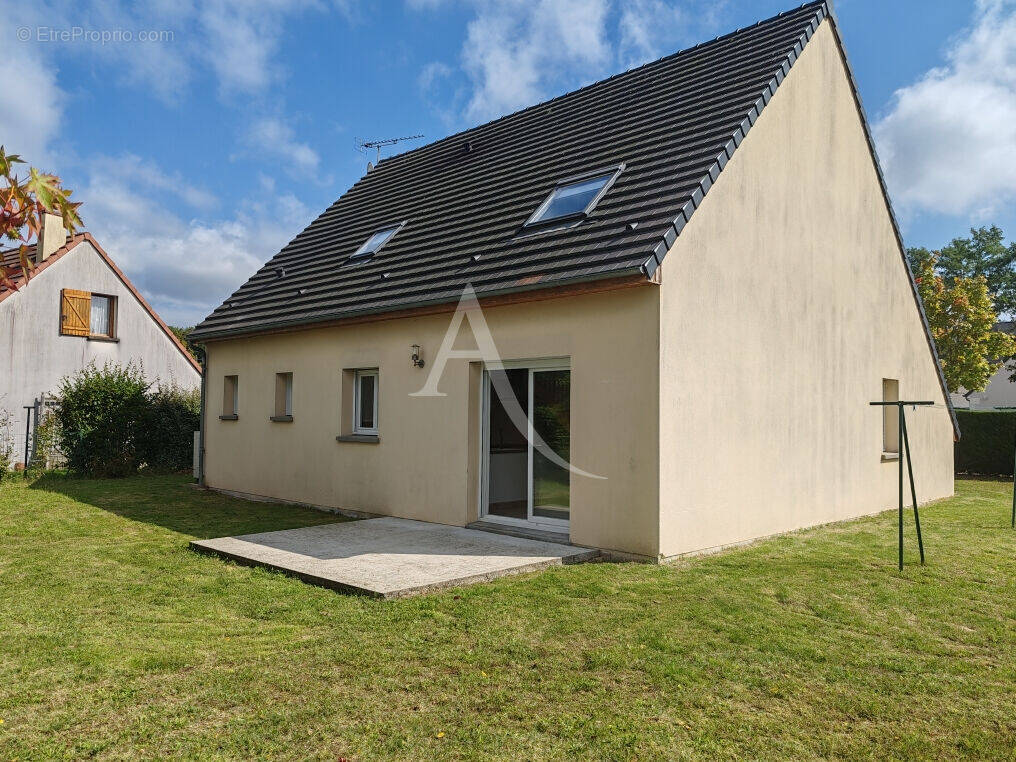 Maison à CANDE-SUR-BEUVRON