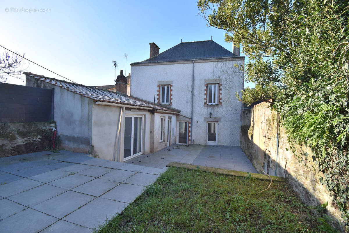 Maison à ROCHESERVIERE