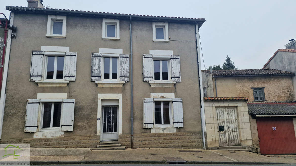 Maison à COULOMBIERS