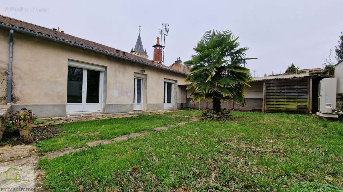 Maison à COULOMBIERS