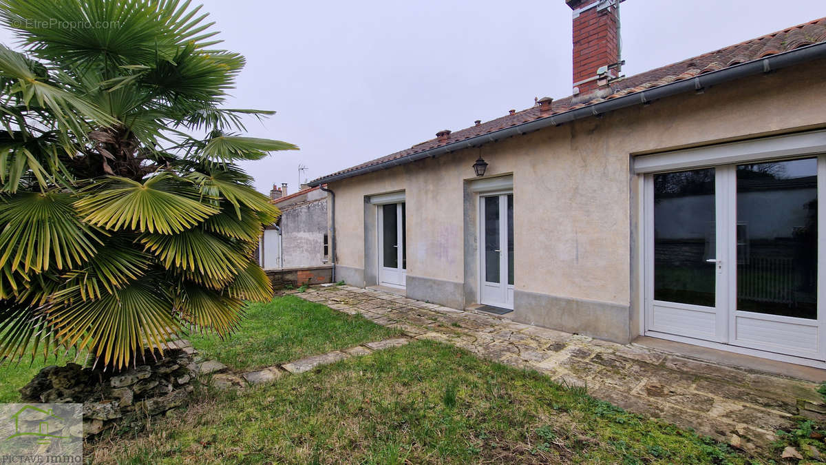 Maison à COULOMBIERS