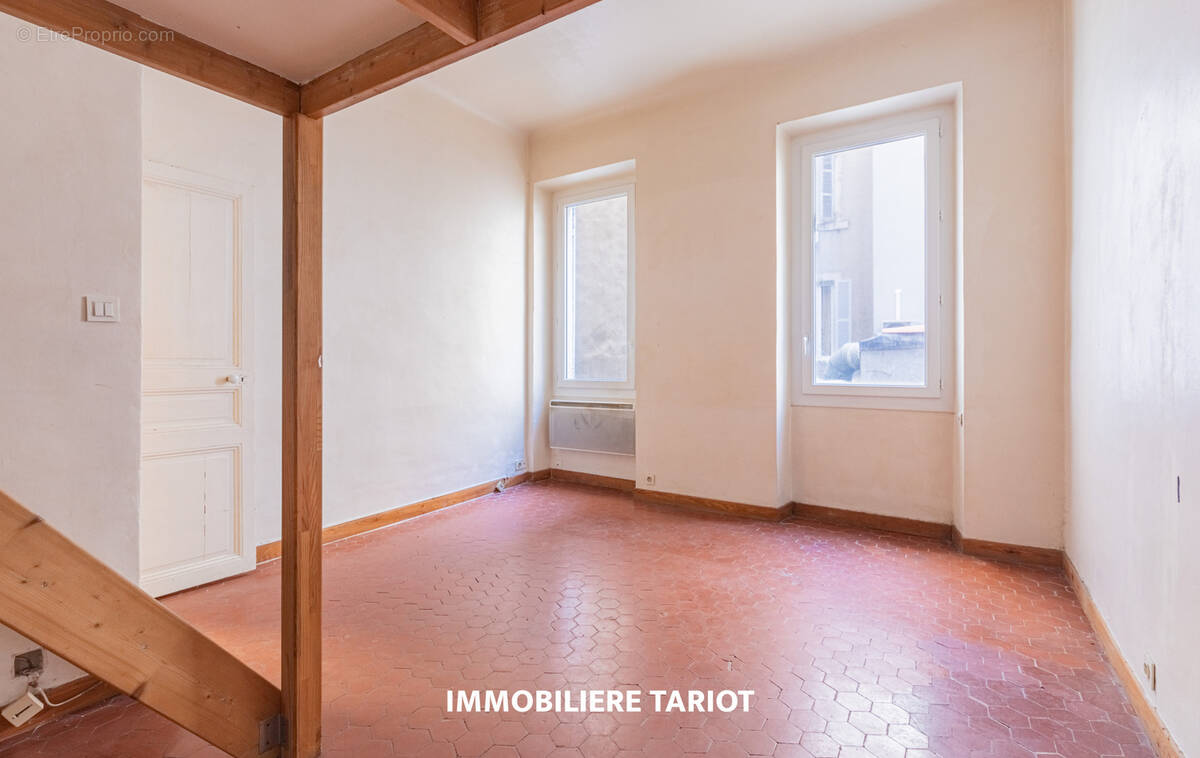 Appartement à MARSEILLE-7E