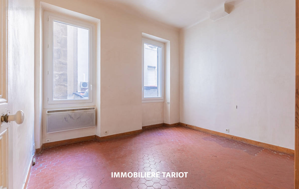 Appartement à MARSEILLE-7E