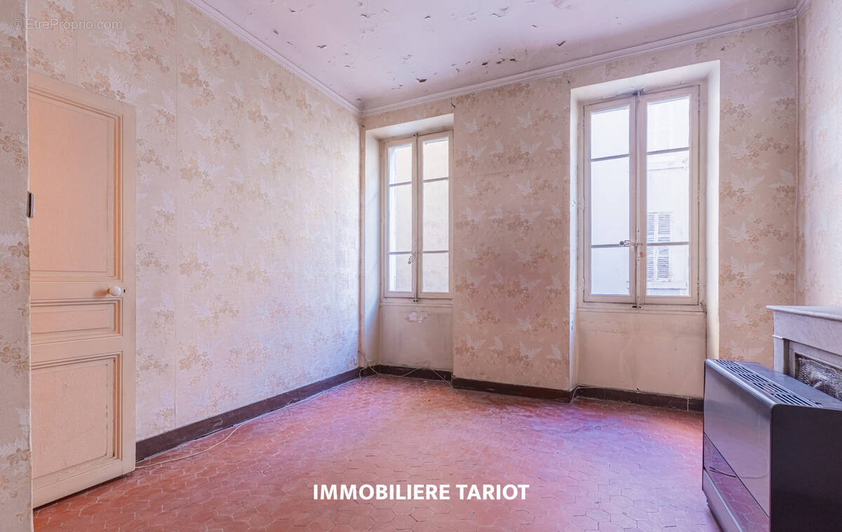 Appartement à MARSEILLE-7E