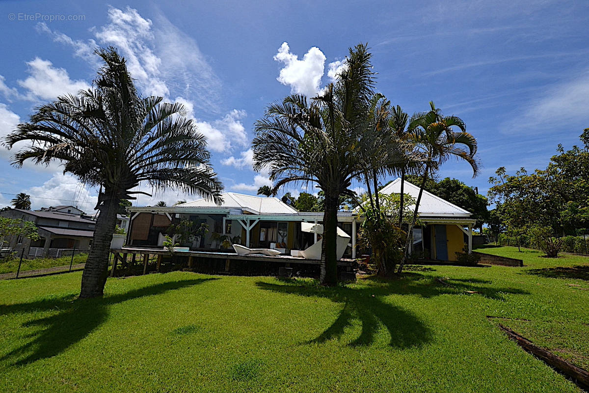 Maison à BAIE-MAHAULT