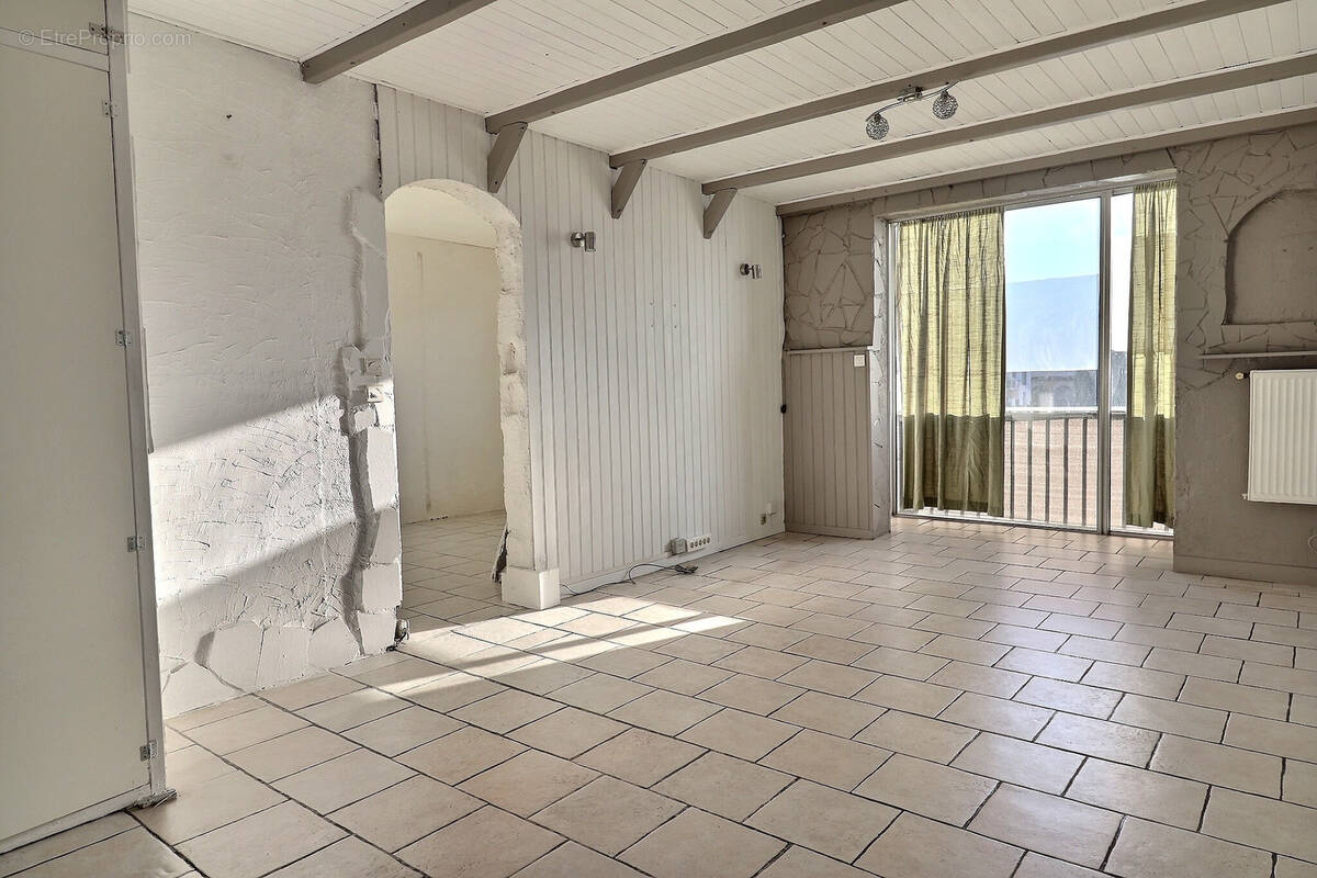 Appartement à MARSEILLE-4E