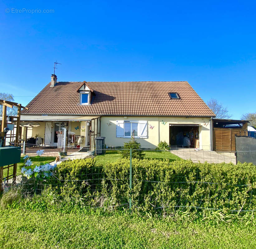 Maison à LURY-SUR-ARNON