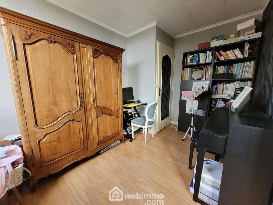 Salle-à-manger (actuellement aménagée en bureau pour le télétravail) - Appartement à FONTENAY-AUX-ROSES