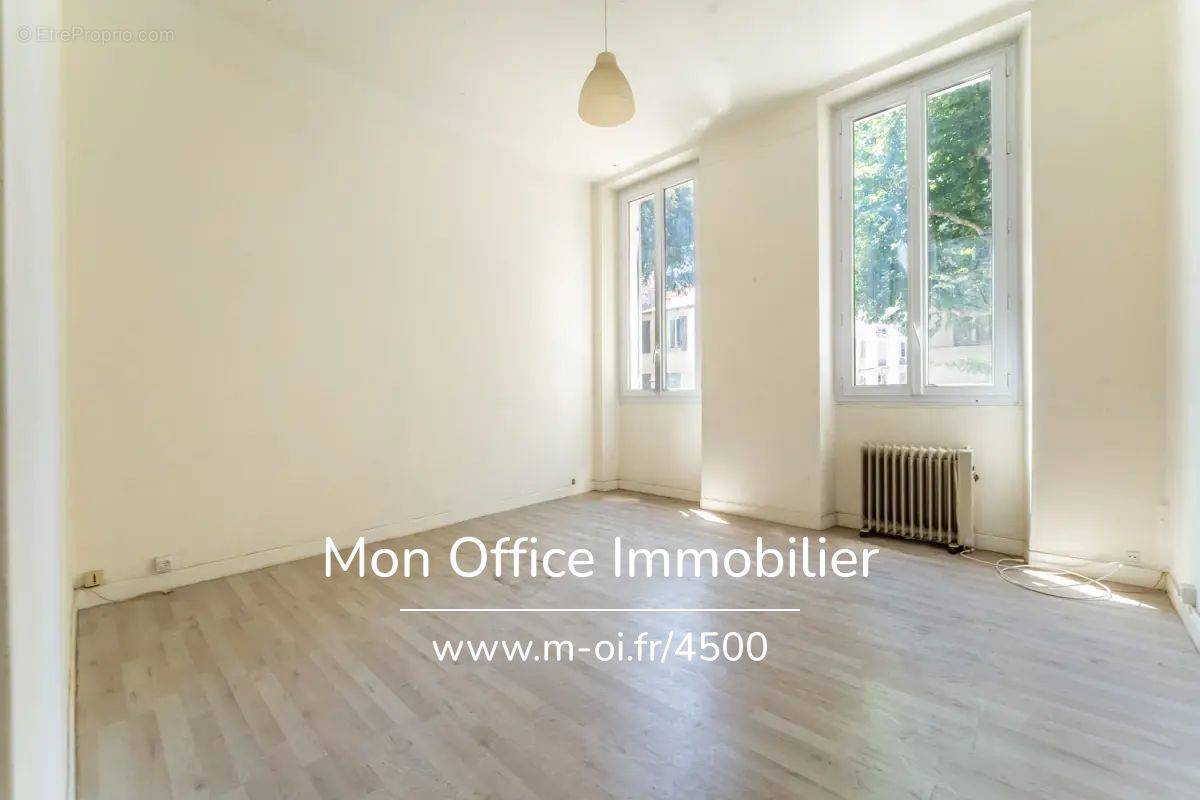 Appartement à MARSEILLE-6E