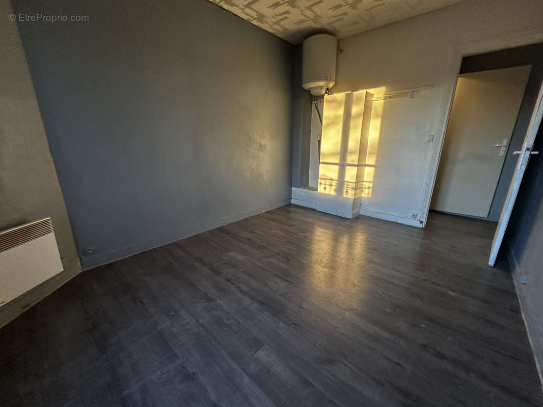 Appartement à VAUJOURS