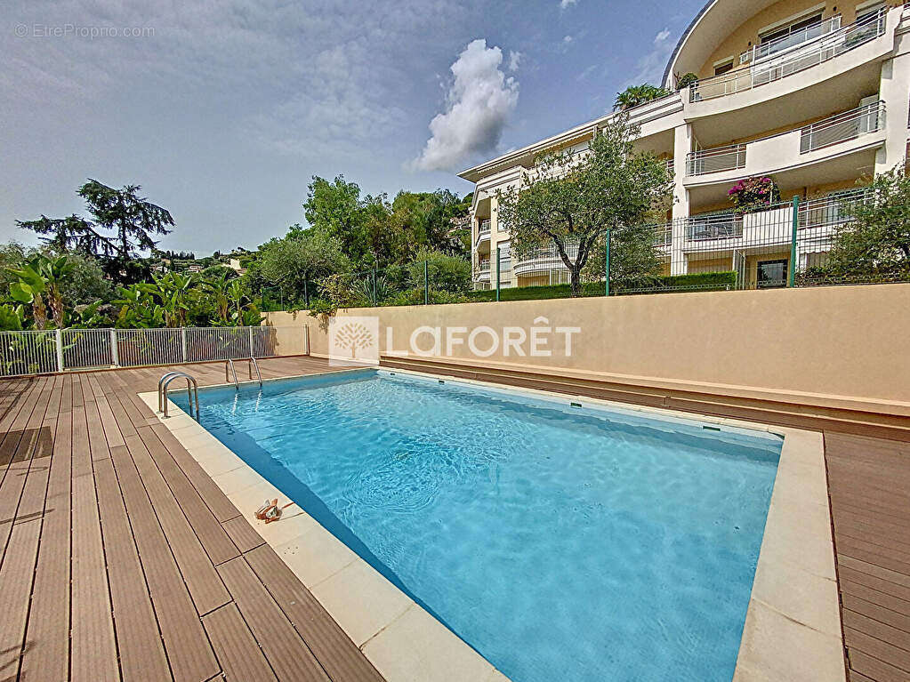 Appartement à ROQUEBRUNE-CAP-MARTIN