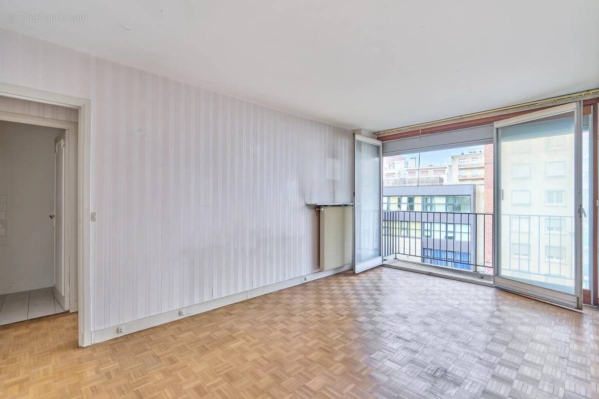 Appartement à PARIS-20E