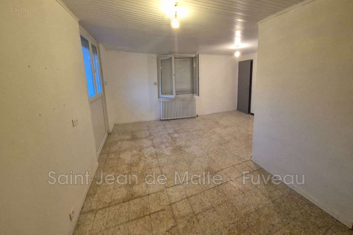 Appartement à GREASQUE