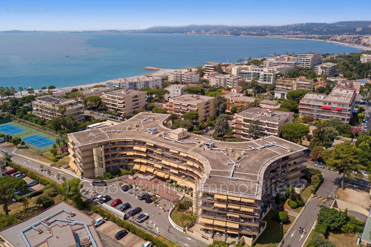 Appartement à SAINT-LAURENT-DU-VAR