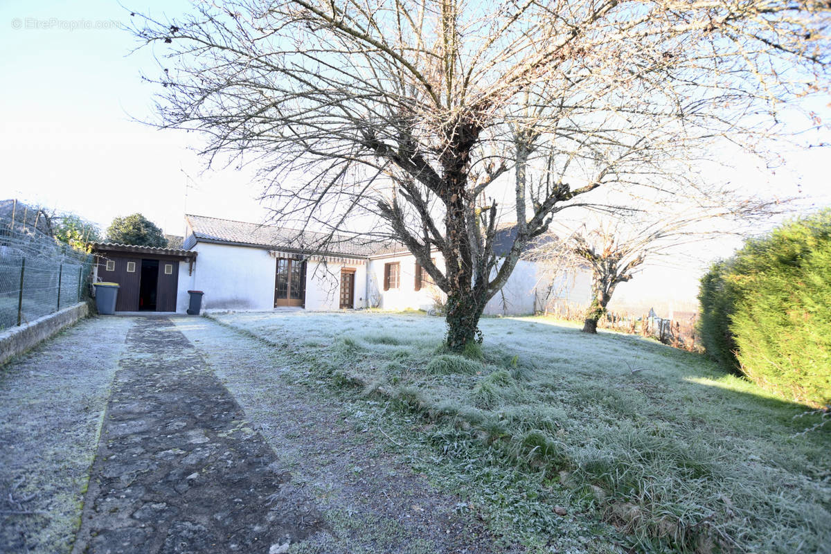 Maison à AVALLON