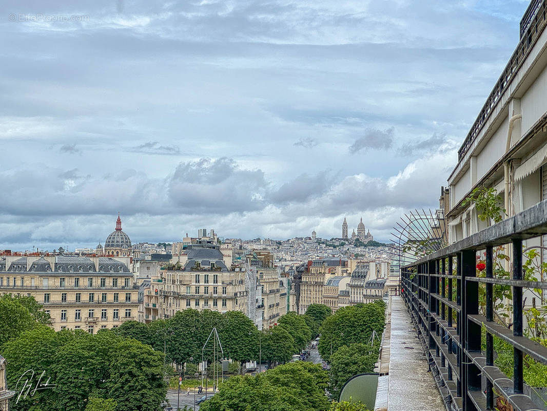 Appartement à PARIS-8E