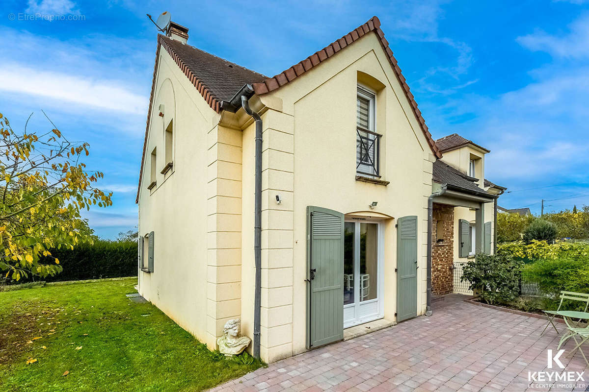 Maison à LA FRETTE-SUR-SEINE