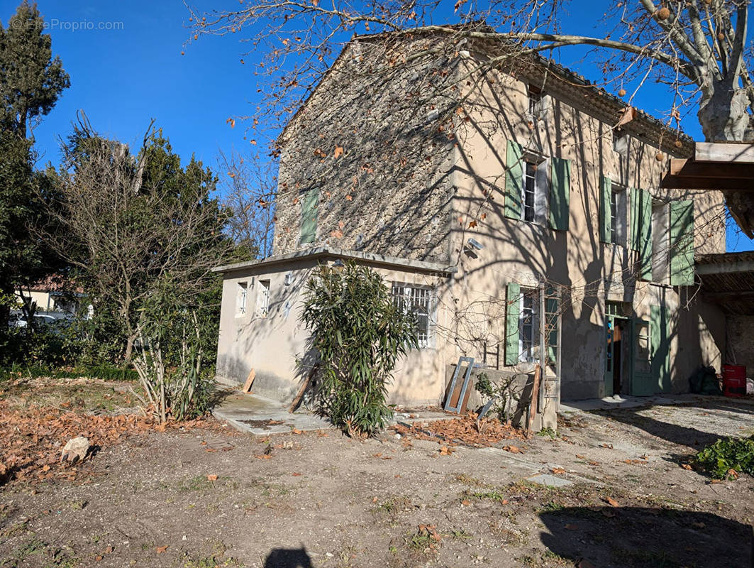 Maison à PERNES-LES-FONTAINES