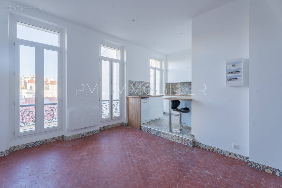 Appartement à MARSEILLE-5E