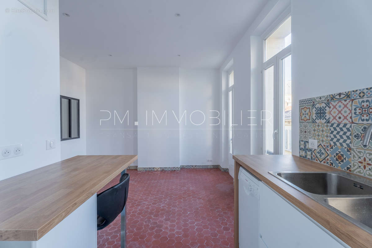 Appartement à MARSEILLE-5E